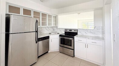 1450 NE 191st St in Miami, FL - Building Photo - Building Photo