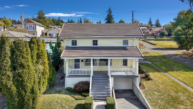 property at 915 11th St