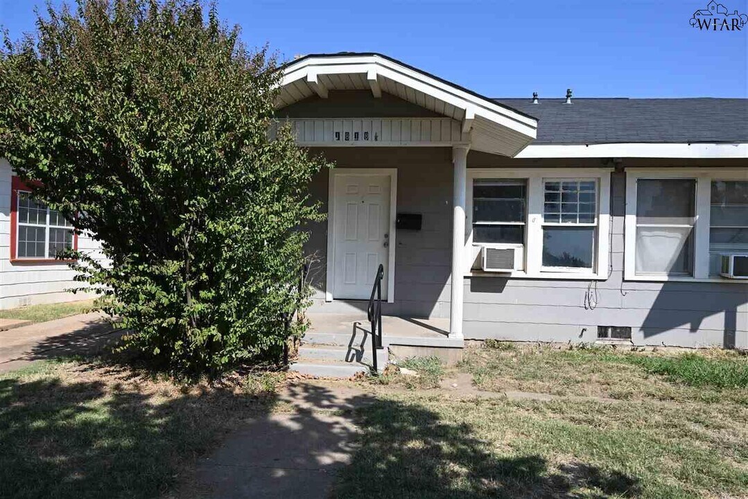 1818 Collins Ave in Wichita Falls, TX - Building Photo