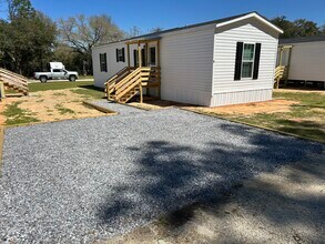 826 Mayo Trail in Crestview, FL - Building Photo - Building Photo