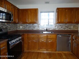 540 Davids Ct in Lakewood, NJ - Building Photo