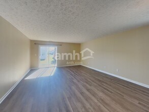 8059 Sydney Ln in Avon, IN - Building Photo - Building Photo