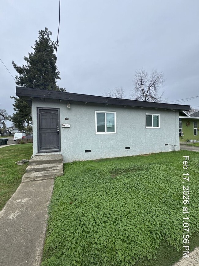 property at 220 W Cypress Ave