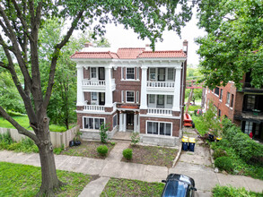 304 Gladstone Blvd in Kansas City, MO - Building Photo - Building Photo