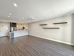 2445 Brant St in San Diego, CA - Building Photo - Building Photo