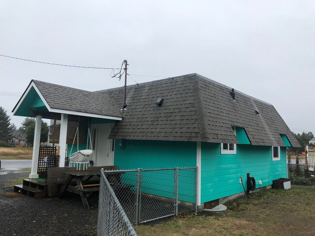 529 Point Brown Ave NW in Ocean Shores, WA - Building Photo - Building Photo