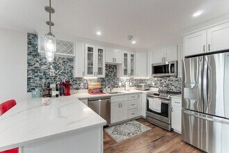 317 America in Newport, RI - Building Photo - Building Photo
