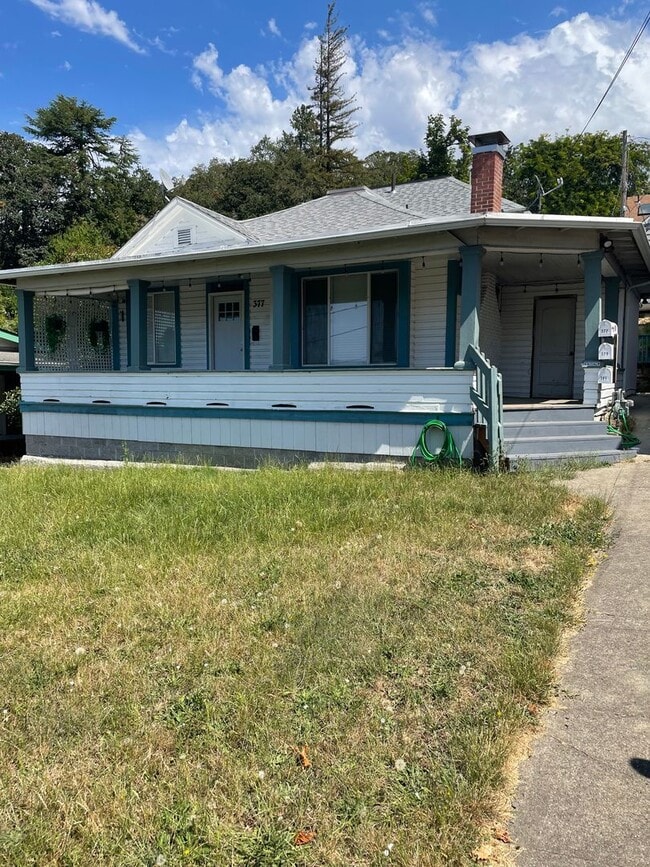 property at 377 SE Ella St