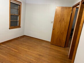 837 E 218th St in Euclid, OH - Foto de edificio - Building Photo