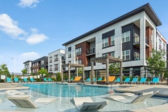 Forte at 84South in Greenfield, WI - Foto de edificio - Building Photo