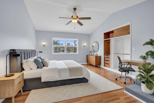 392 Payne Dr in Miami Springs, FL - Building Photo - Building Photo