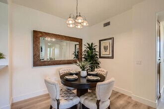 Temecula Creek Villas in Temecula, CA - Foto de edificio - Building Photo