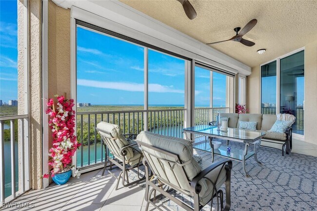 425 Dockside Dr in Naples, FL - Building Photo - Building Photo