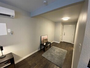 3503 Harmon Ave, Unit 201 in Austin, TX - Building Photo - Building Photo