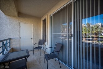 220 E Flamingo Rd, Unit 129 in Las Vegas, NV - Building Photo - Building Photo
