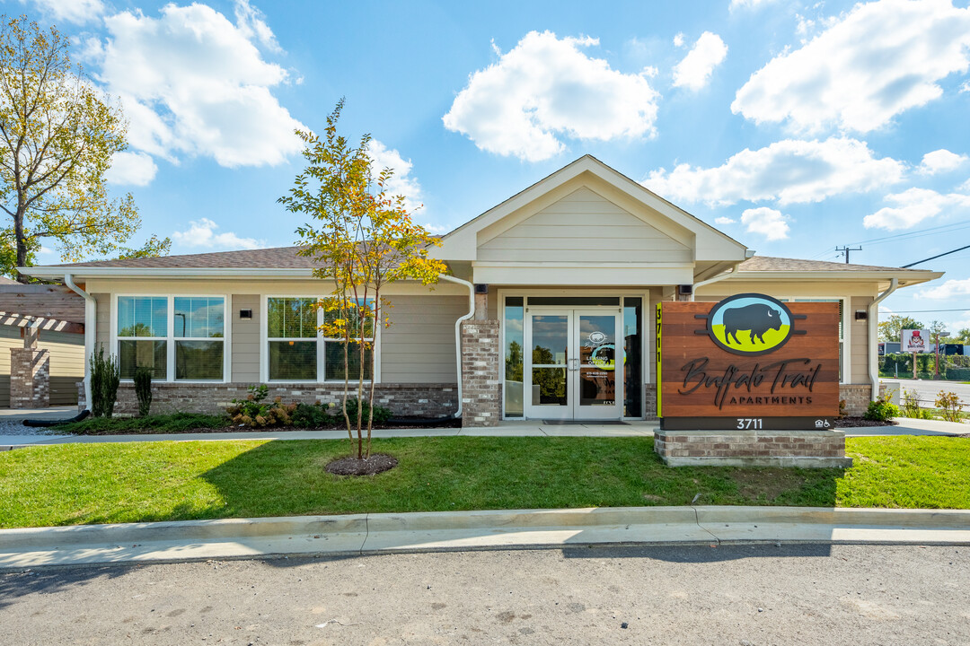 BUFFALO TRAIL APARTMENTS in Nashville, TN - Building Photo