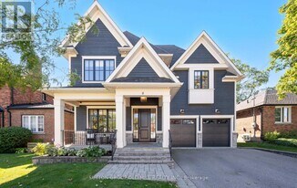 8 Cumberland Dr in Mississauga, ON - Building Photo