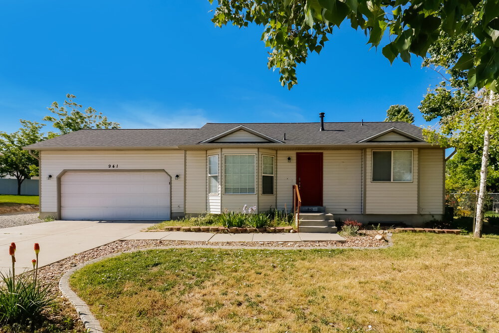 941 W 300 S in Tooele, UT - Foto de edificio