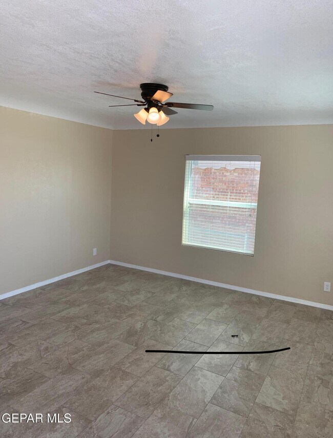 3337 Monroe Ave in El Paso, TX - Building Photo - Building Photo