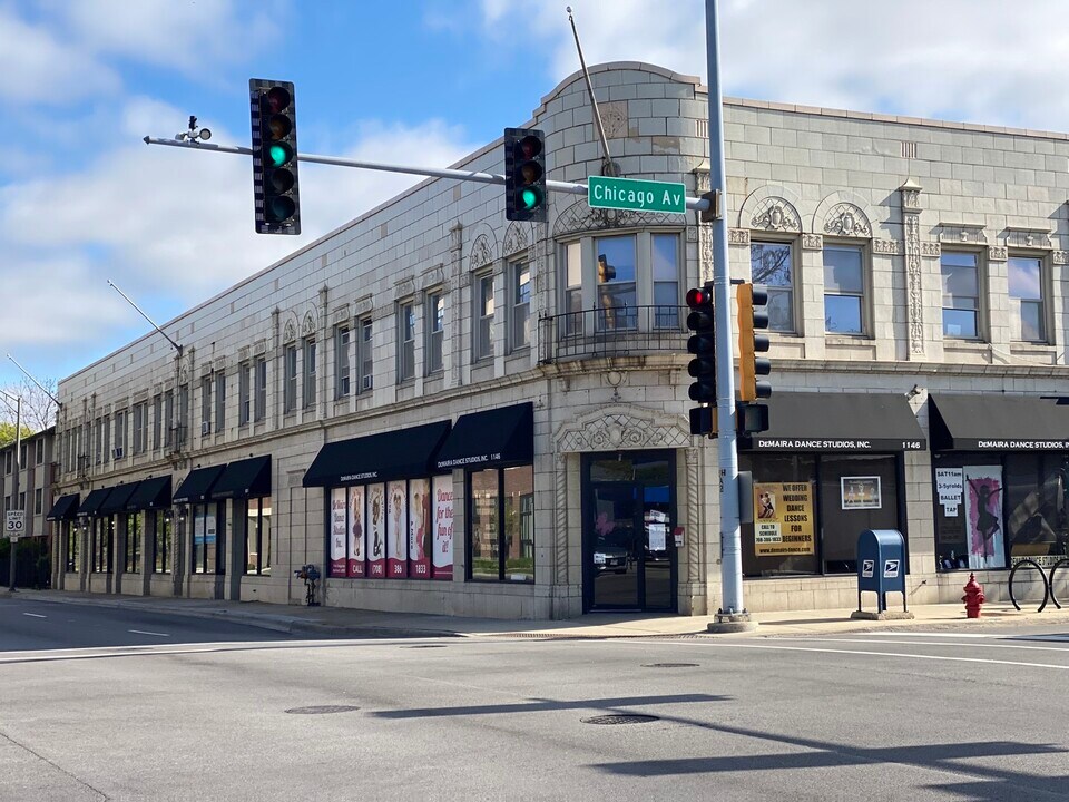 811 N Harlem Ave in Oak Park, IL - Building Photo