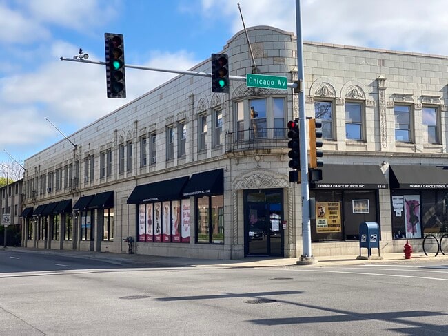 property at 811 N Harlem Ave