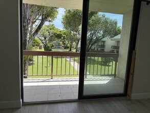 8301 SW 142nd Ave, Unit 204 in Miami, FL - Building Photo - Building Photo