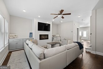 3775 Jack Vernon Cir in Powder Springs, GA - Foto de edificio - Building Photo