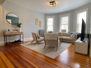 56 Mansfield St, Unit 3 in Boston, MA - Building Photo - Building Photo