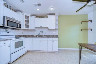 4944 5th Ave N in St. Petersburg, FL - Building Photo - Building Photo