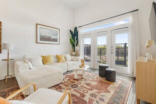 7236 State Hwy 71, Unit SI FL2-ID1537447P in Austin, TX - Building Photo