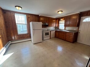14 Chestnut St in Wakefield, MA - Building Photo - Building Photo