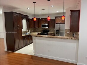 425 NW 135th St in North Miami, FL - Building Photo - Building Photo