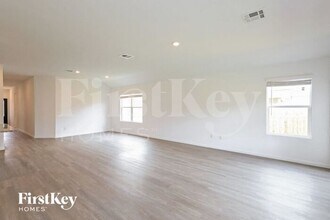 5915 Frisbee Path in Converse, TX - Building Photo - Building Photo