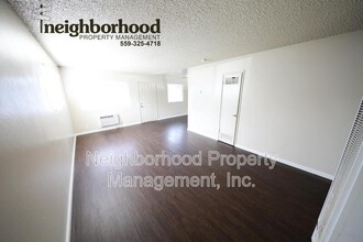 1429 E Cambridge Ave in Fresno, CA - Building Photo - Building Photo