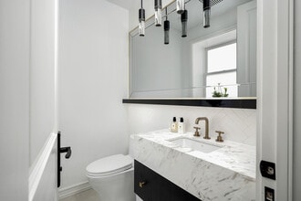 23 Douglas Dr in Toronto, ON - Building Photo - Building Photo