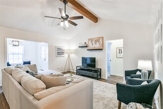 802 Mary Ann Dr in Friendswood, TX - Building Photo - Building Photo