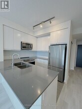 3270 Sheppard Ave E in Toronto, ON - Building Photo - Building Photo