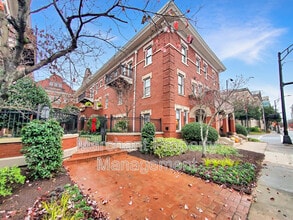 400 E Washington St in Greenville, SC - Building Photo - Building Photo