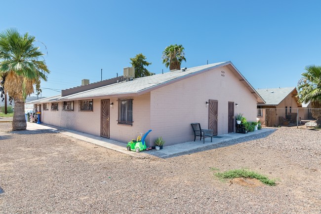 Alicia Apartments in Phoenix, AZ - Foto de edificio - Building Photo