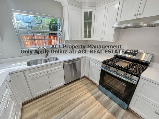 property at 2788 Entrada Cir