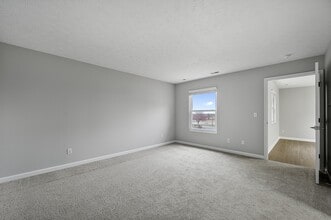 Residences on Carr Hill in Columbus, IN - Foto de edificio - Building Photo