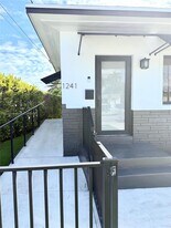 1241 SW 30th Pl in Miami, FL - Building Photo