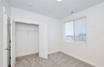 13222 S Dominica Ln, Unit J202 in Herriman, UT - Foto de edificio - Building Photo