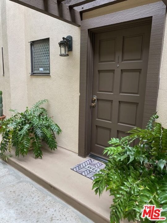 property at 913 17th St