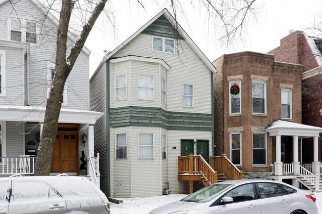 3740 N Janssen Ave in Chicago, IL - Building Photo - Building Photo