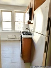 241 Freeman St, Unit 4 in Brookline, MA - Foto de edificio - Building Photo