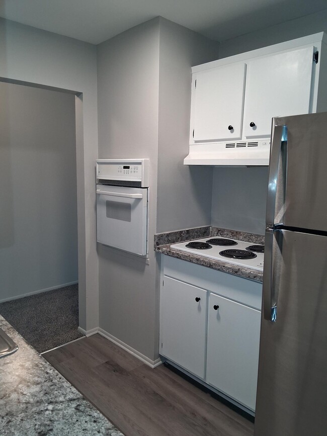 Fern 28 in Ferndale, MI - Foto de edificio - Building Photo