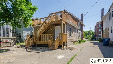 914 Sybil St in Ann Arbor, MI - Foto de edificio - Building Photo