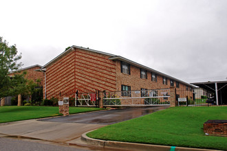 Imperial Terrace Condominiums in Oklahoma City, OK - Foto de edificio - Building Photo