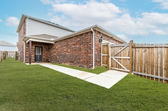 6609 SW Warrington Rd in Bentonville, AR - Building Photo - Building Photo